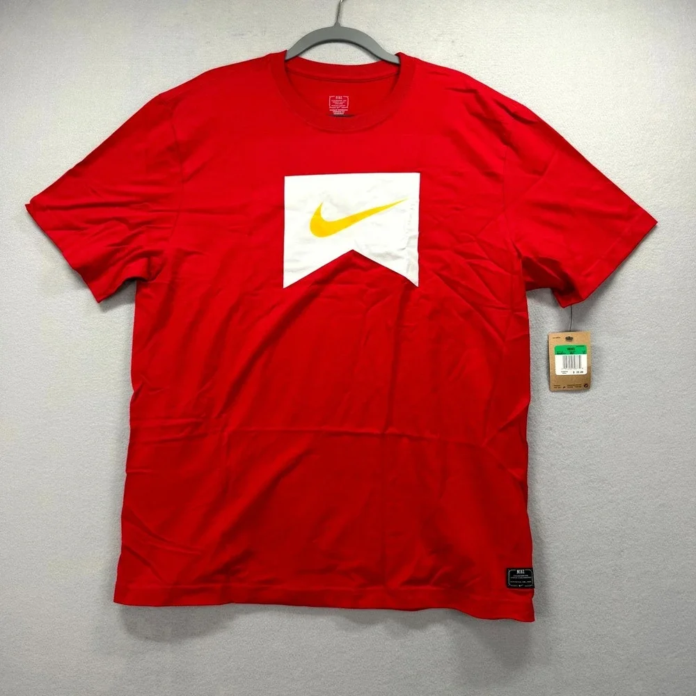 Nike Action Ribbon Icon T Shirt Mens XL Red Athletic Skate Center Swoosh Crew